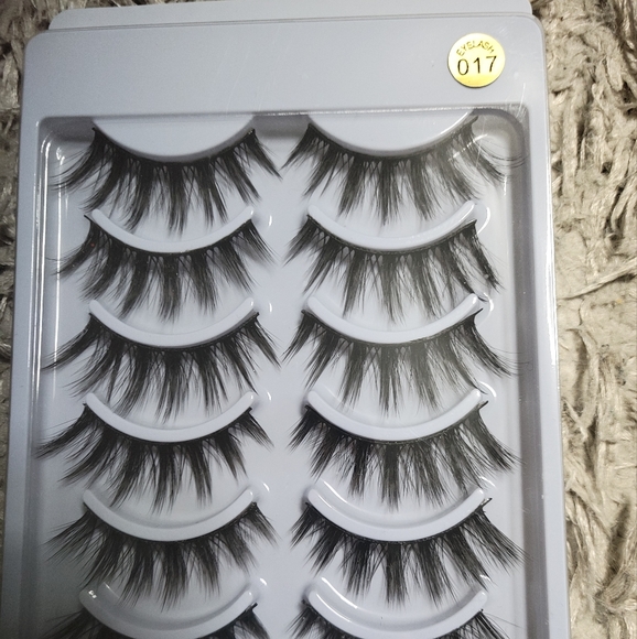 False eyelashes - Picture 5 of 5